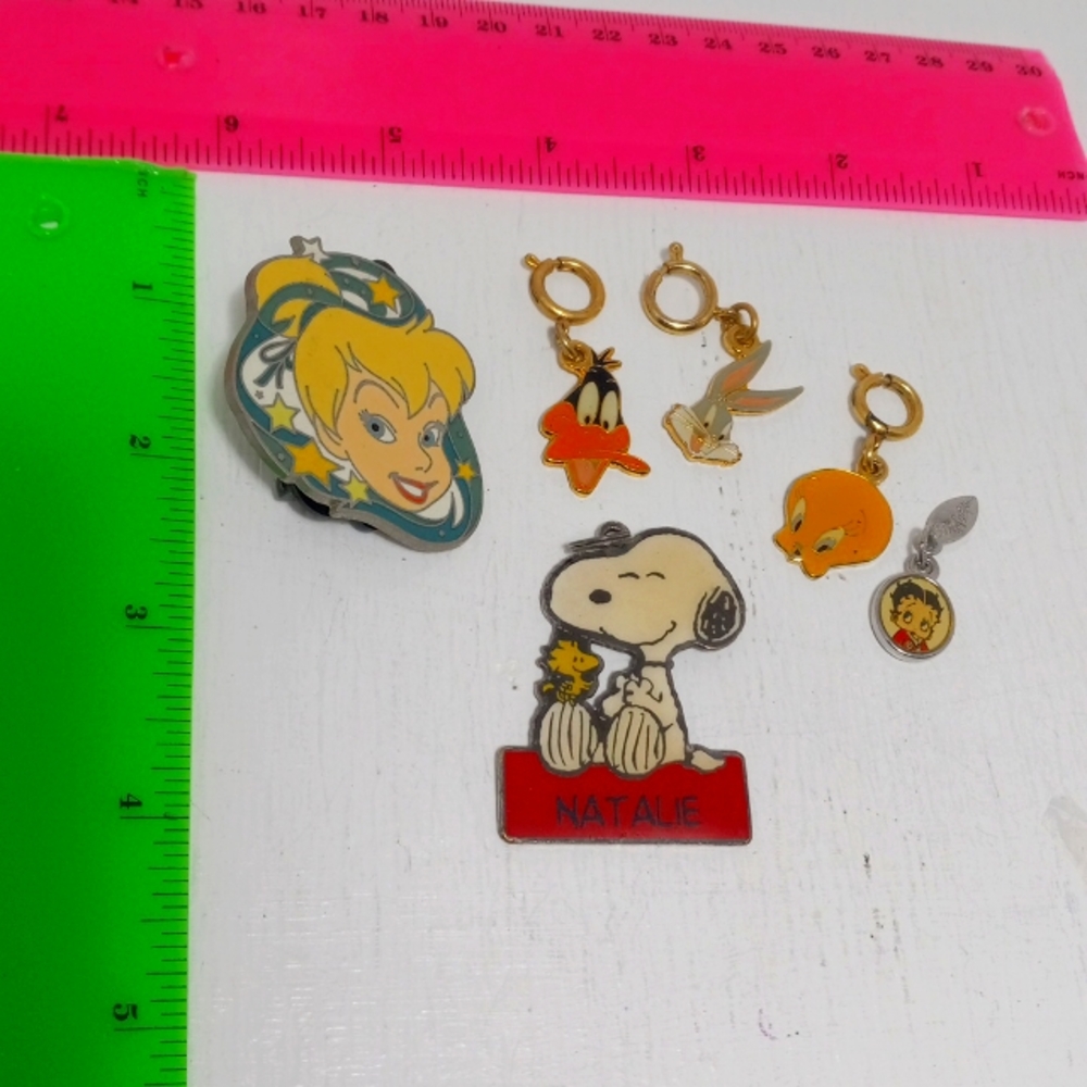 J-9 cartoon characters pendant lot